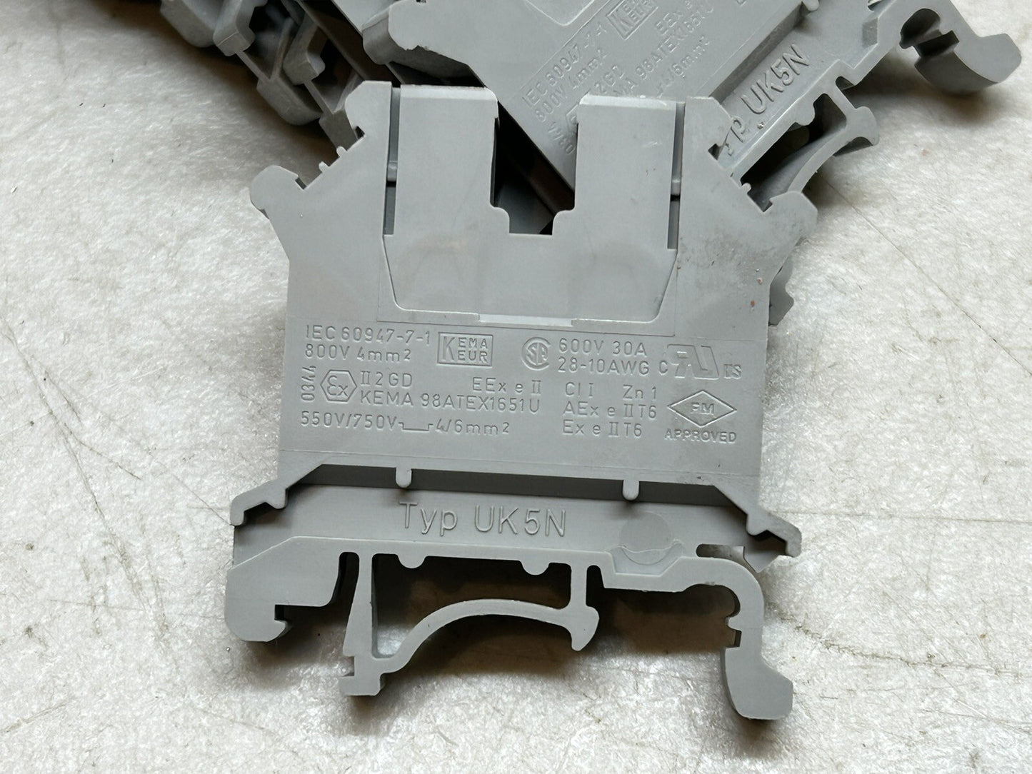 LOT OF 10 PHOENIX CONTACT UK5N DIN MOUNT SINGLE LEVELTERMINAL BLOCKS - GRAY/GREY