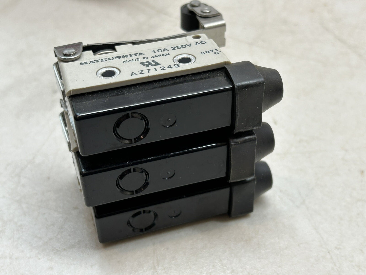 MATSUSHITA AZ71249 / ML LIMIT SWITCH 10A 250VDC / LOT OF 2 NEW