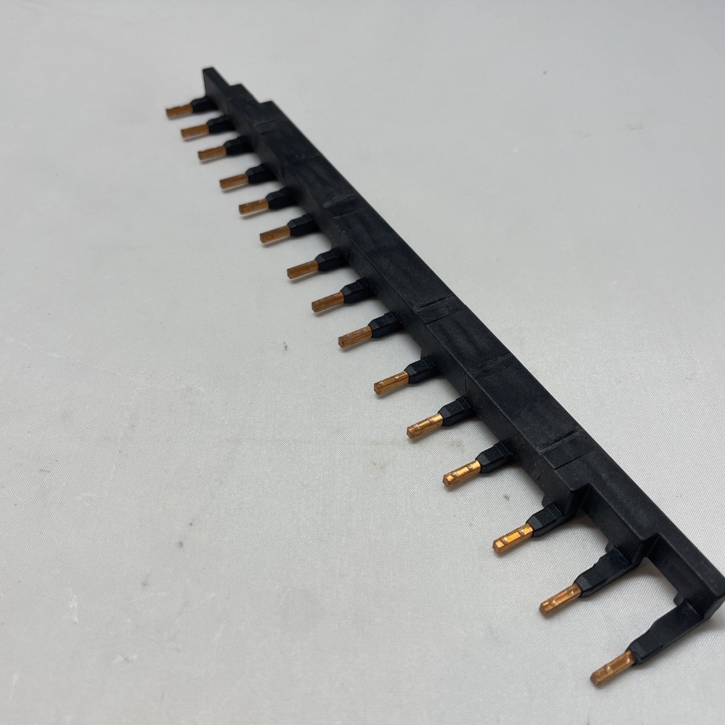 ALLEN-BRADLEY 140M-C-W455N COMPACT BUS BAR USE W/ 140M-C/D