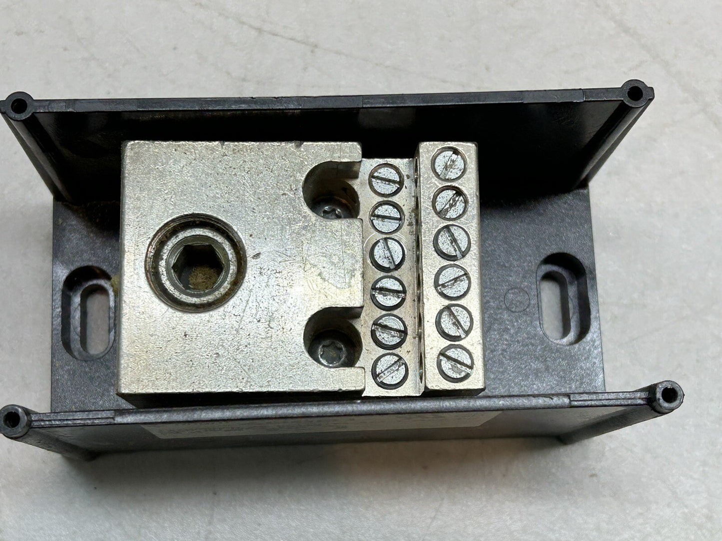 GOULD SHAWMUT 68081 / POWER DISTRIBUTION BLOCK / 600 VDC 1 POLE