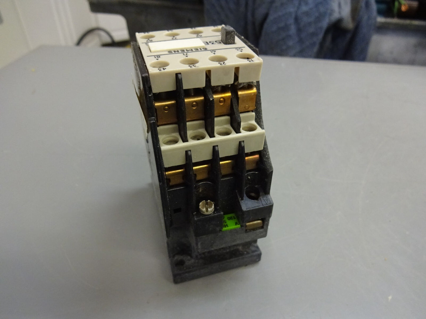 SIEMENS 3TH8253-0A CONTACTOR / 8 POLE 5X N/O 3X N/C COIL 24/29V 50/60HZ 16A