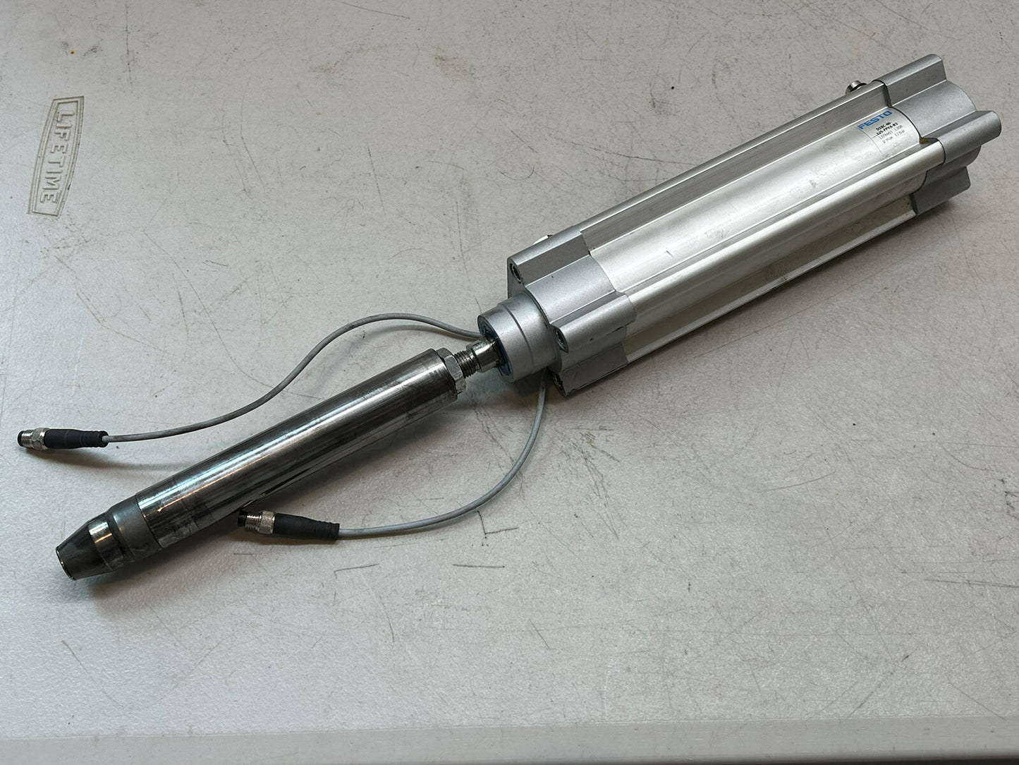 FESTO DSBC-40-125-PPVA-N3 / 1376661 PISTON ROD PNEUMATIC CYLINDER W/ SENSORS