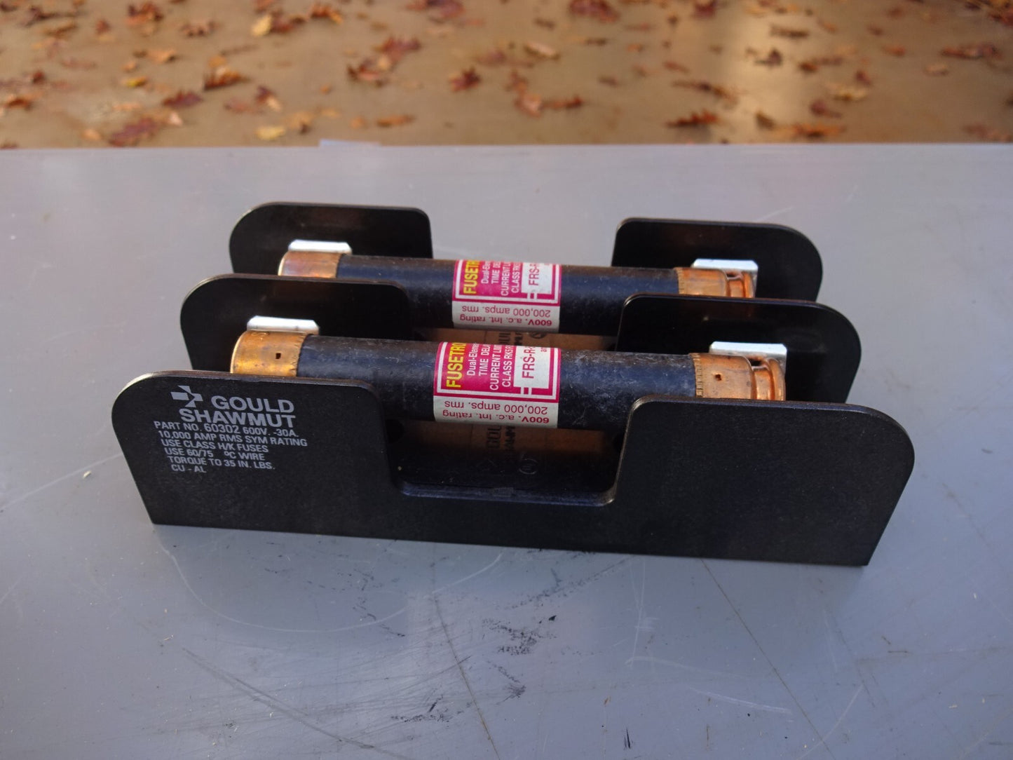 GOULD SHAWMUT 60302 FUSE HOLDER WITH 2 FUSETRON FRS-R-5 / 600V FUSES