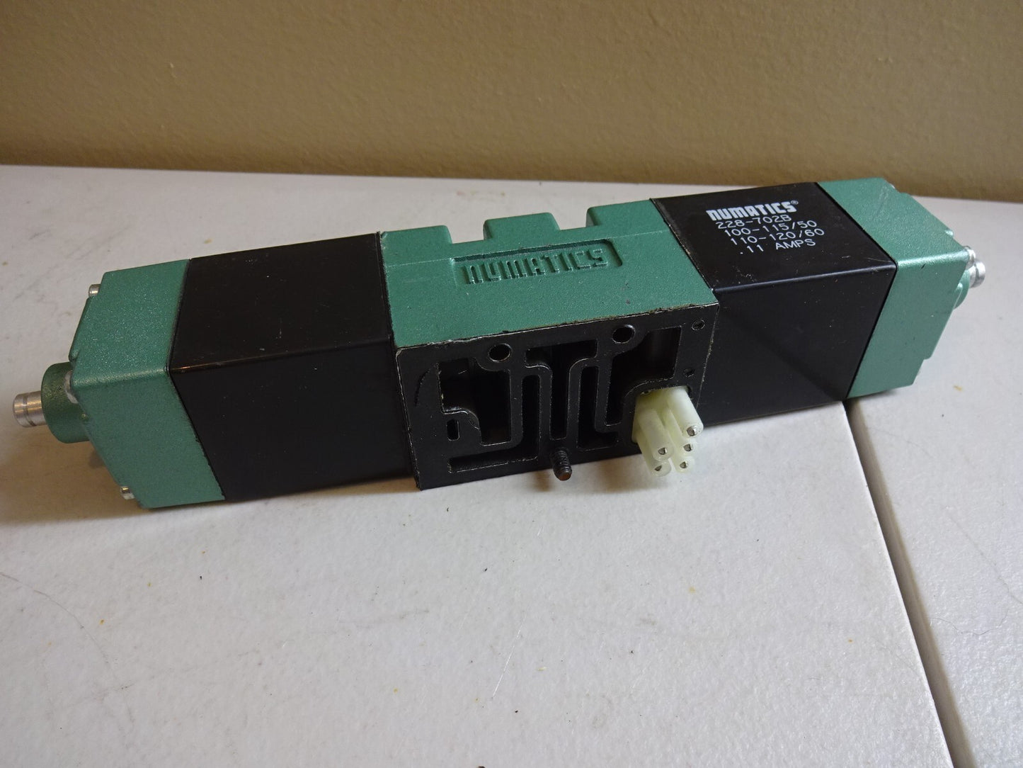 NUMATICS 152SS415K011Y / SOLENOID VALVE 150 PSIG / 120V / 50-60HZ / .11A