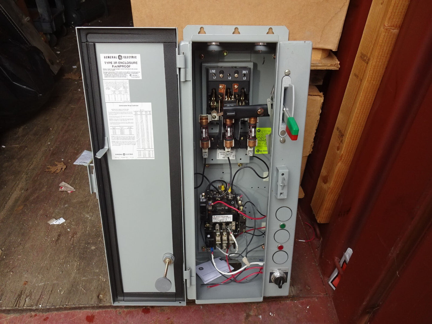 GE 300-LINE CONTROL FULLY ENCLOSED NEMA SIZE 1 STARTER / 10 HP 480V / 3R ENCL