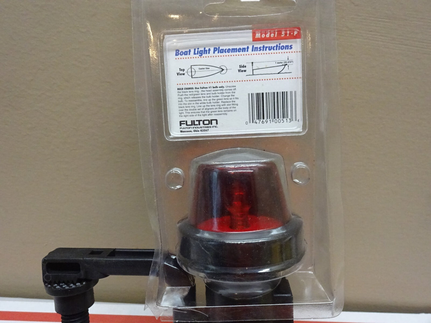 FULTON 51-P / BOWLITE / PORTABLE WATERPROOF BATTERY OPERATED BOAT LIGHT / NEW