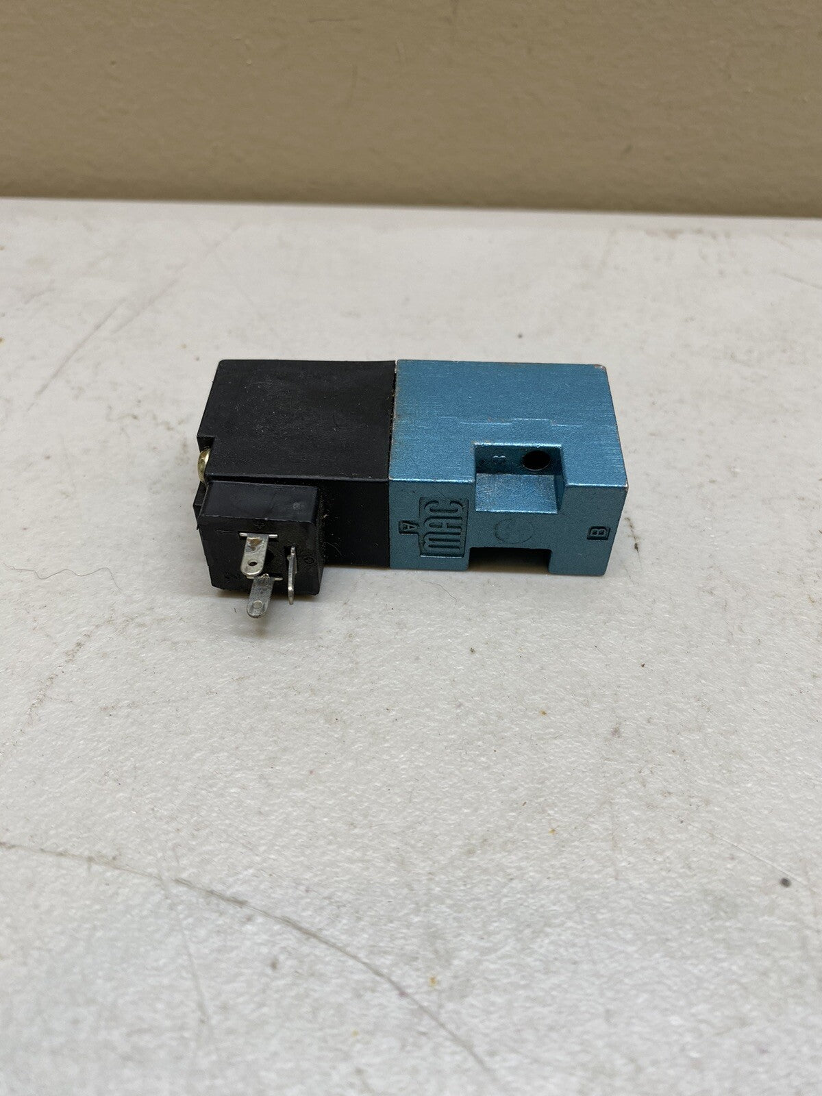 MAC 45A-LAD-DDAJ-1KA / SOLENOID VALVE 24 VDC / 5.4 WATTS