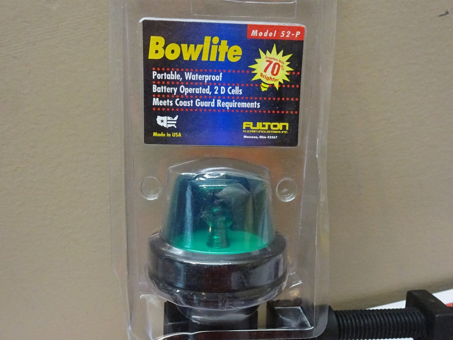 FULTON 52-P / BOWLITE / PORTABLE WATERPROOF BATTERY OPERATED BOAT LIGHT / NEW