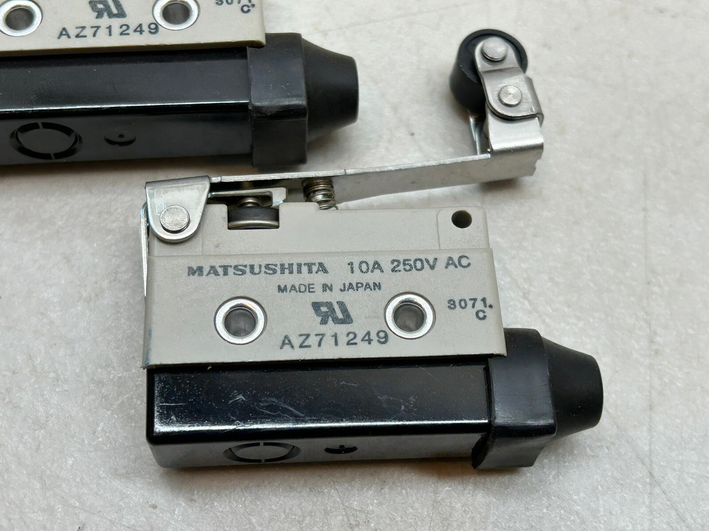MATSUSHITA AZ71249 / ML LIMIT SWITCH 10A 250VDC / LOT OF 2 NEW