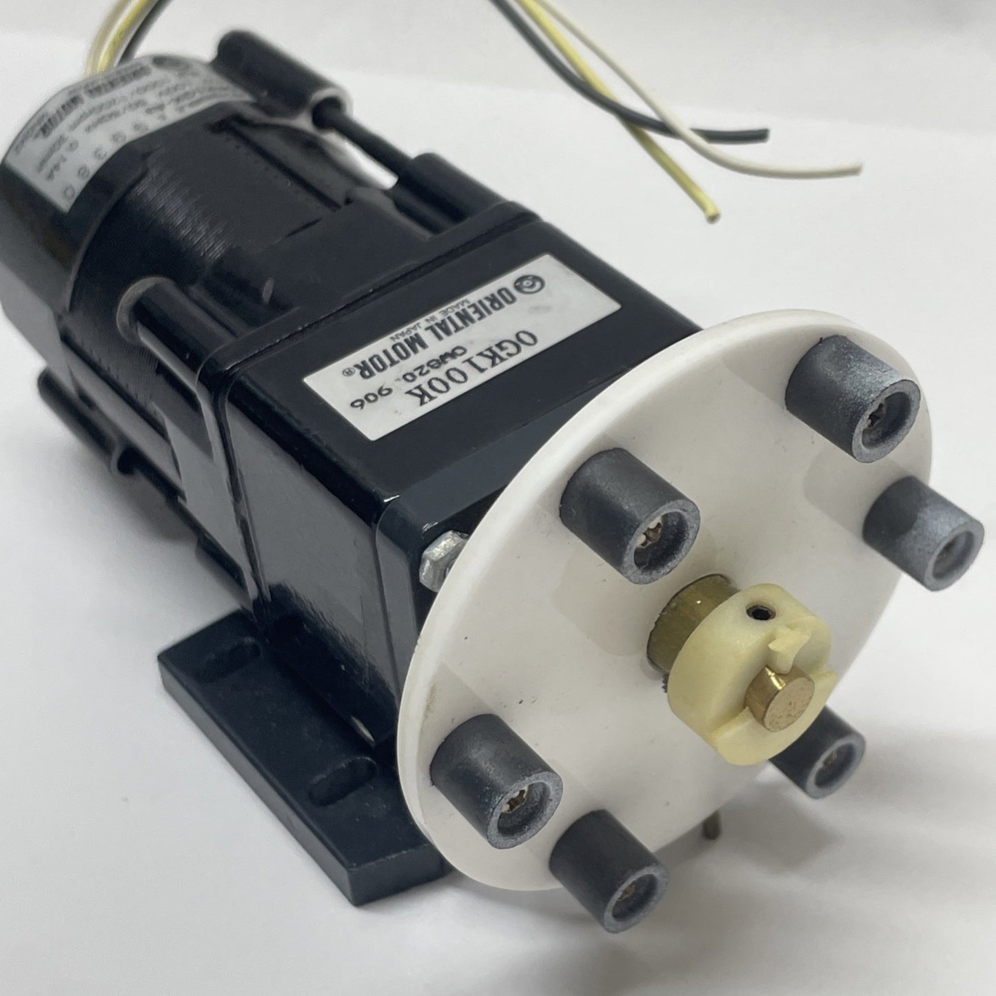 ORIENTAL MOTOR ORK1GK-A3 1W 100V 0.14A REVERSIBLE MOTOR w/ OGK100K GEAR HEAD BOX