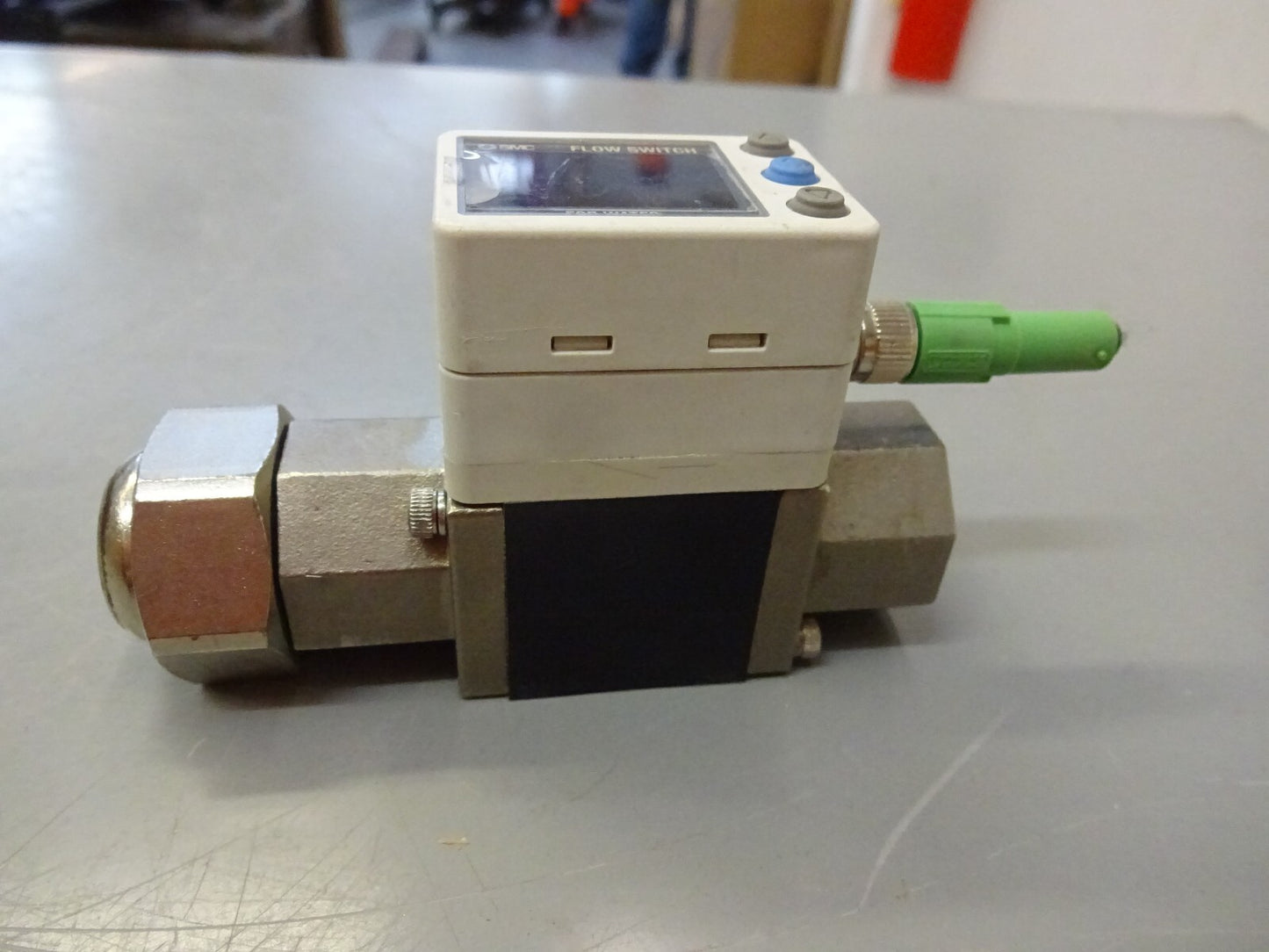SMC PF3W720-F04-E-M / DIGITAL WATER FLOW SWITCH / 2 ~16L / MIN 1/2" F PORTS