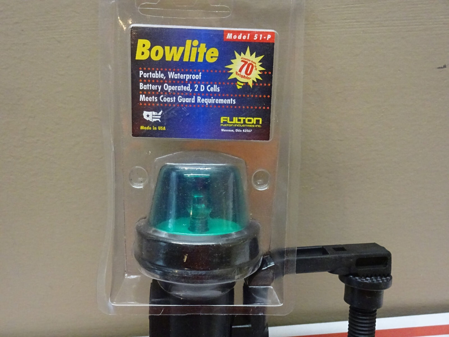 FULTON 51-P / BOWLITE / PORTABLE WATERPROOF BATTERY OPERATED BOAT LIGHT / NEW