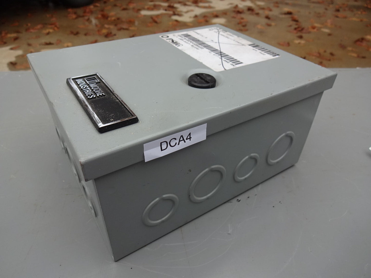 MOORE DCA/4-20MA/SH2/117AC-DPDT-GP / DC CURRENT ALARM / WITH HOFFMAN A-HE8X6X4