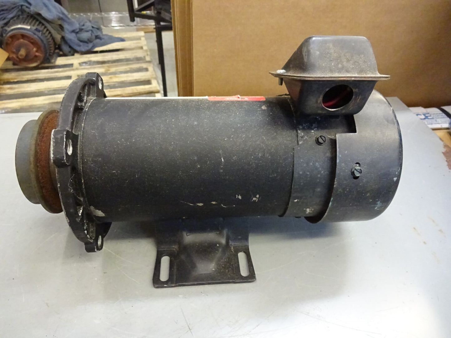 DAYTON 4Z524B / PERMANENT MAGNET DC MOTOR / 1/2HP / 1725RPM / 190VDC