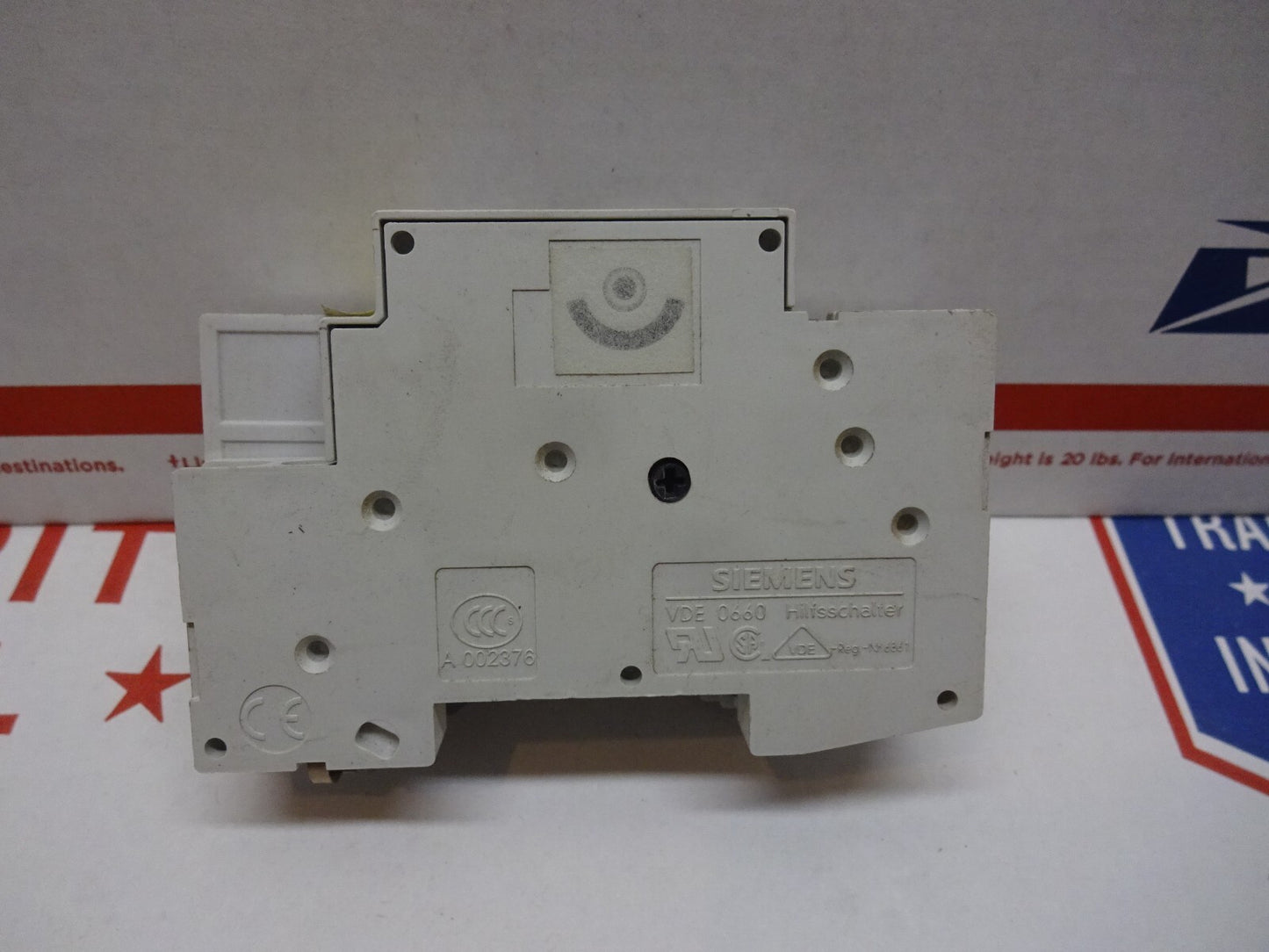 SIEMENS 5SX41 / C2 / 1 POLE CIRCUIT BREAKER WITH 5SX9100HS CONTACT BLOCK