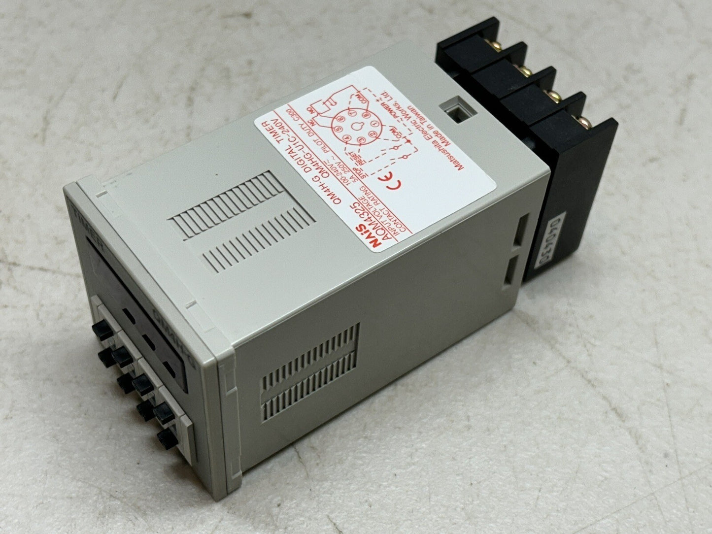 NAIS AQM4325 / QM4HG-U1C-240V DIGITAL TIMER WITH AT78041 SOCKET RELAY / NEW