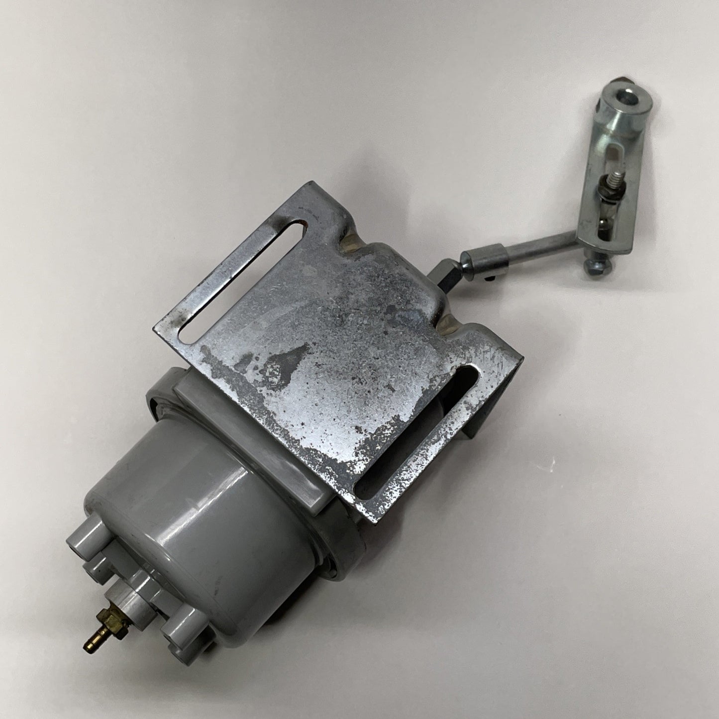 Universal Pneumatic Controls M302-180 Pneumatic Actuator