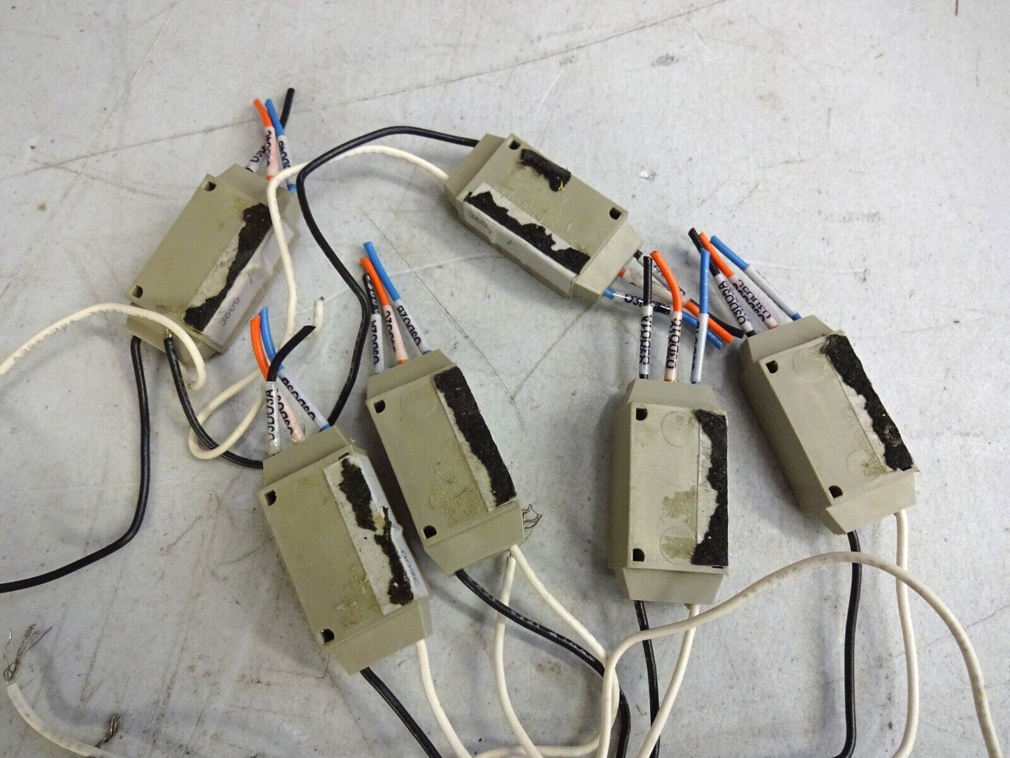 RED LION LCM1 / LCM10000 CONTROLS CONVERTER MODULE / 3-28VDC / LOT OF 6