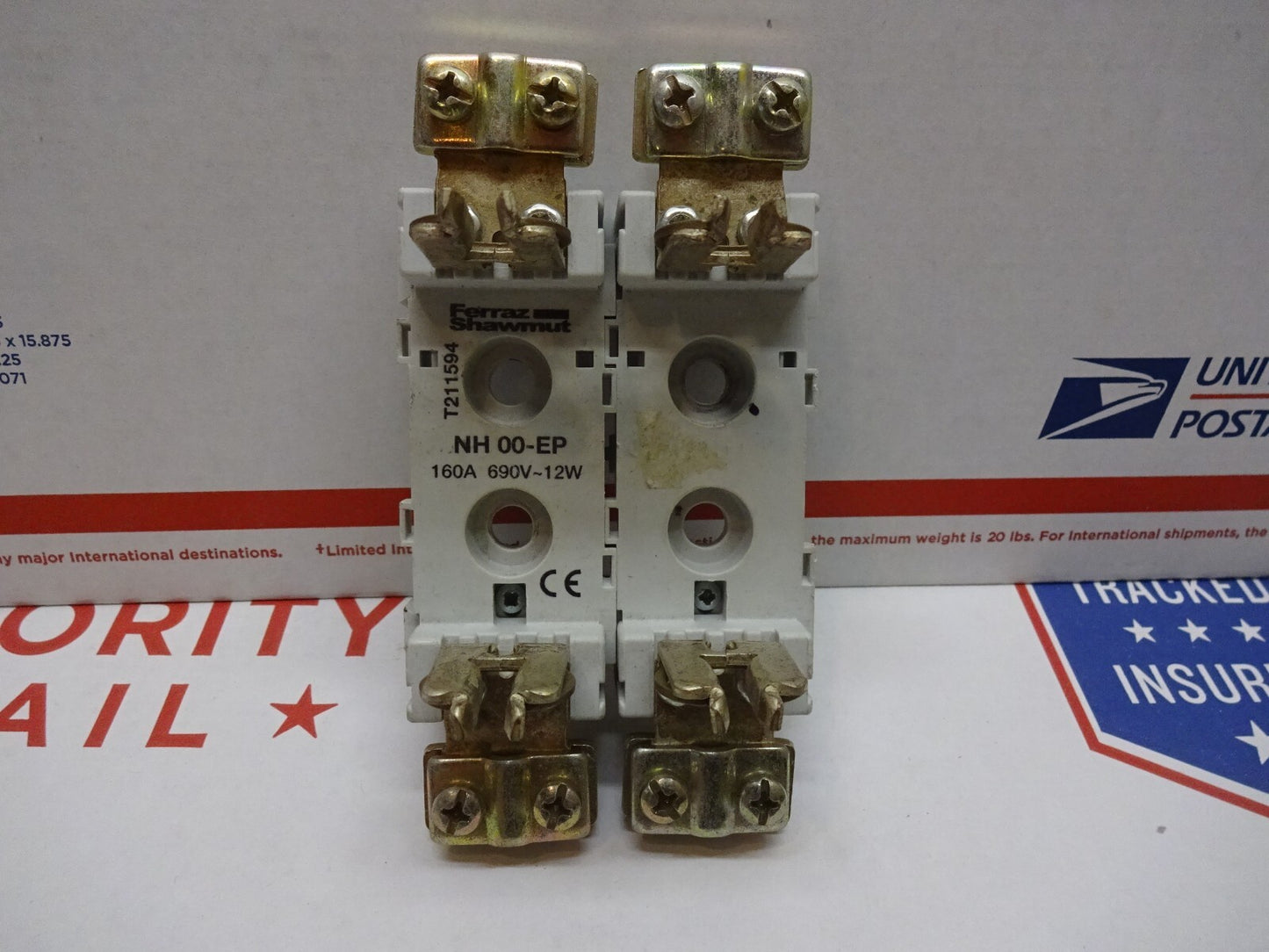 FERRAZ SHAWMUT T211594B / BB002EPBR / FUSE BASE HOLDER / 160A 690V 12W / USED