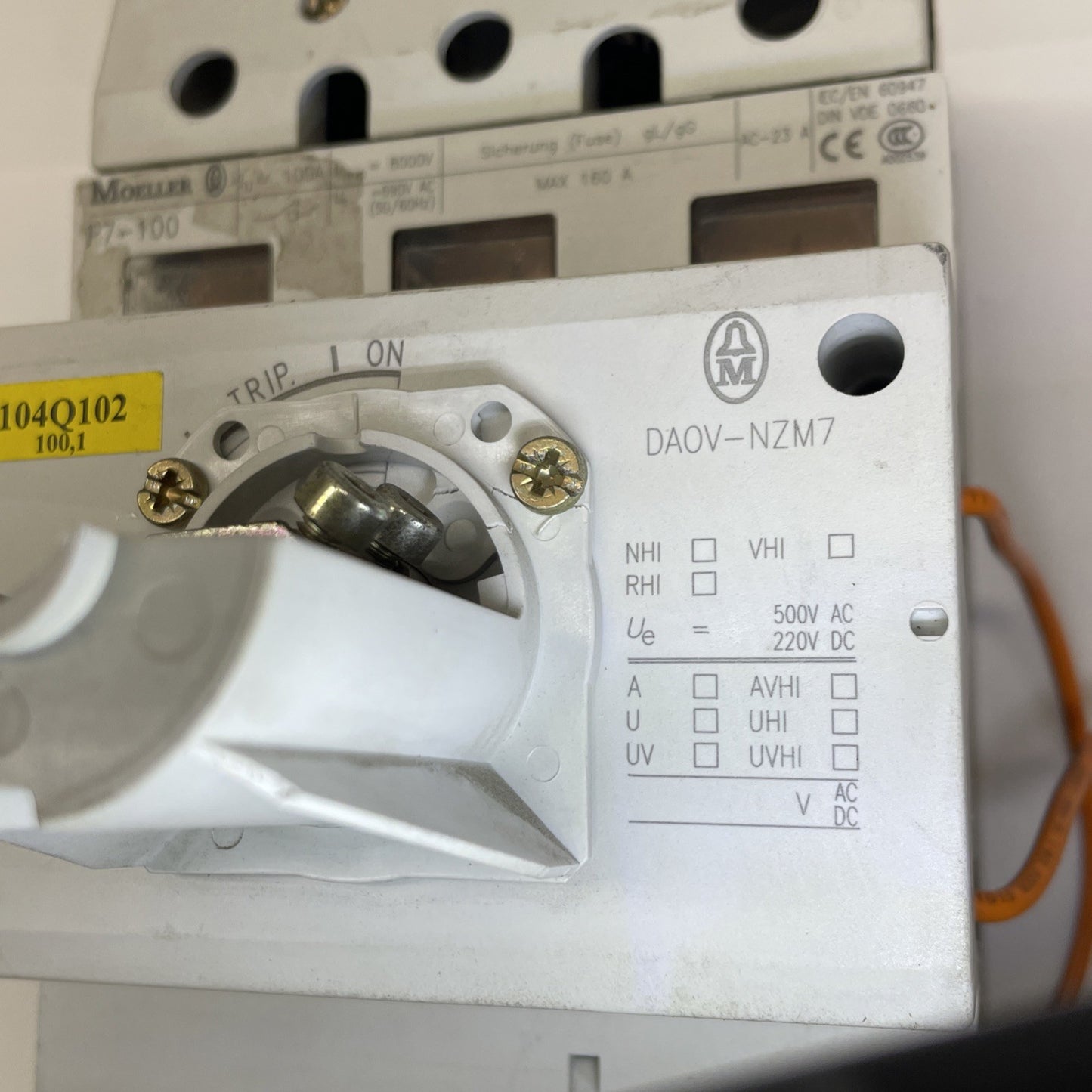 Moeller DA0V-NZM7 P7-100 100A 500V AC 220V DC Switch