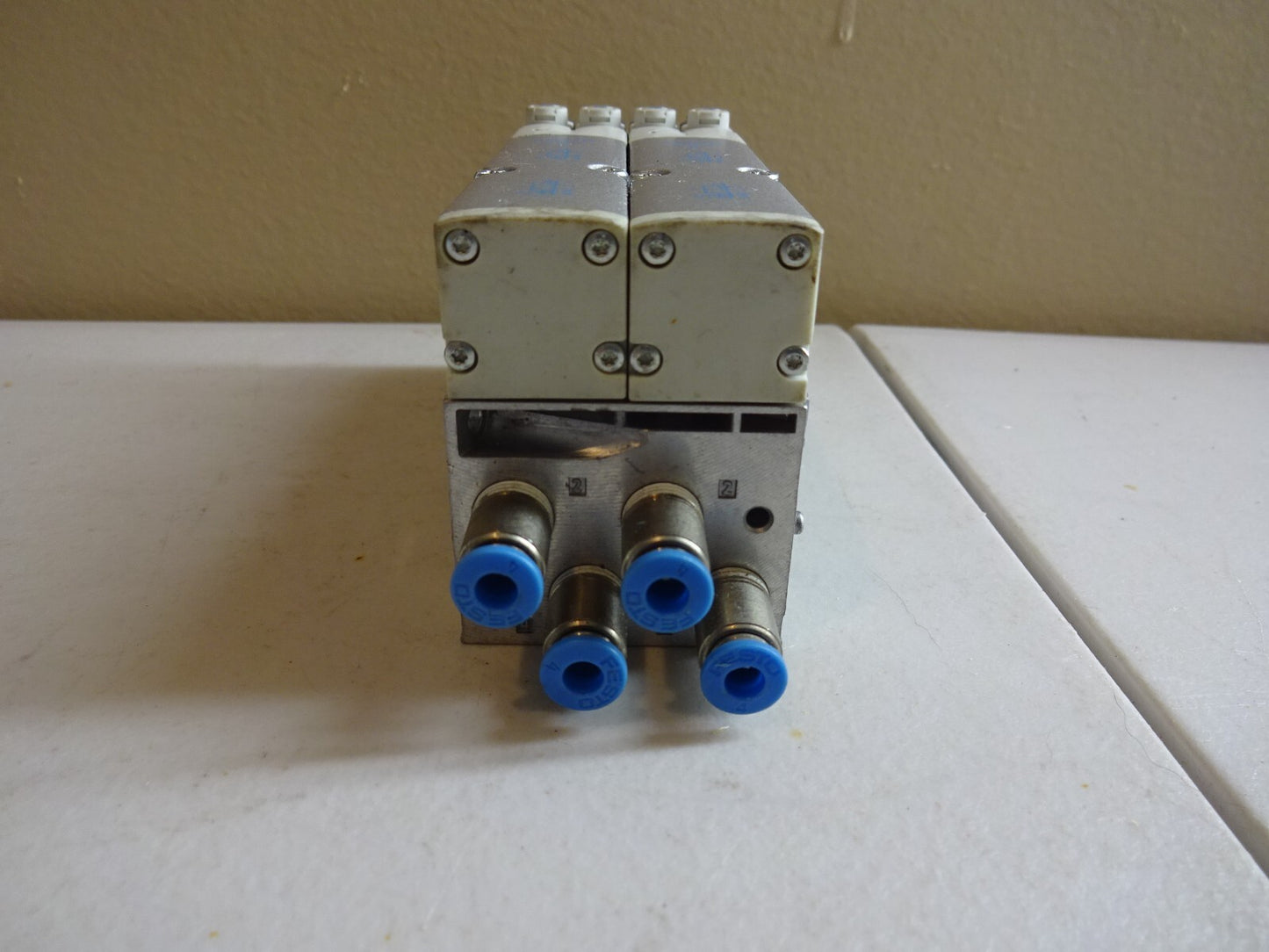 FESTO VMPA2-FB-EMS-4 WITH TWO 537957 K / AND 538000 SUB BASE MANIFOLD