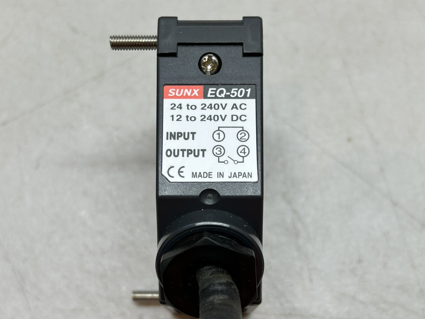 SUNX EQ-501 / PHOTOELECTRIC SENSOR 24-240AC 12-240DC / USED AS SAMPLE UNIT ONLY