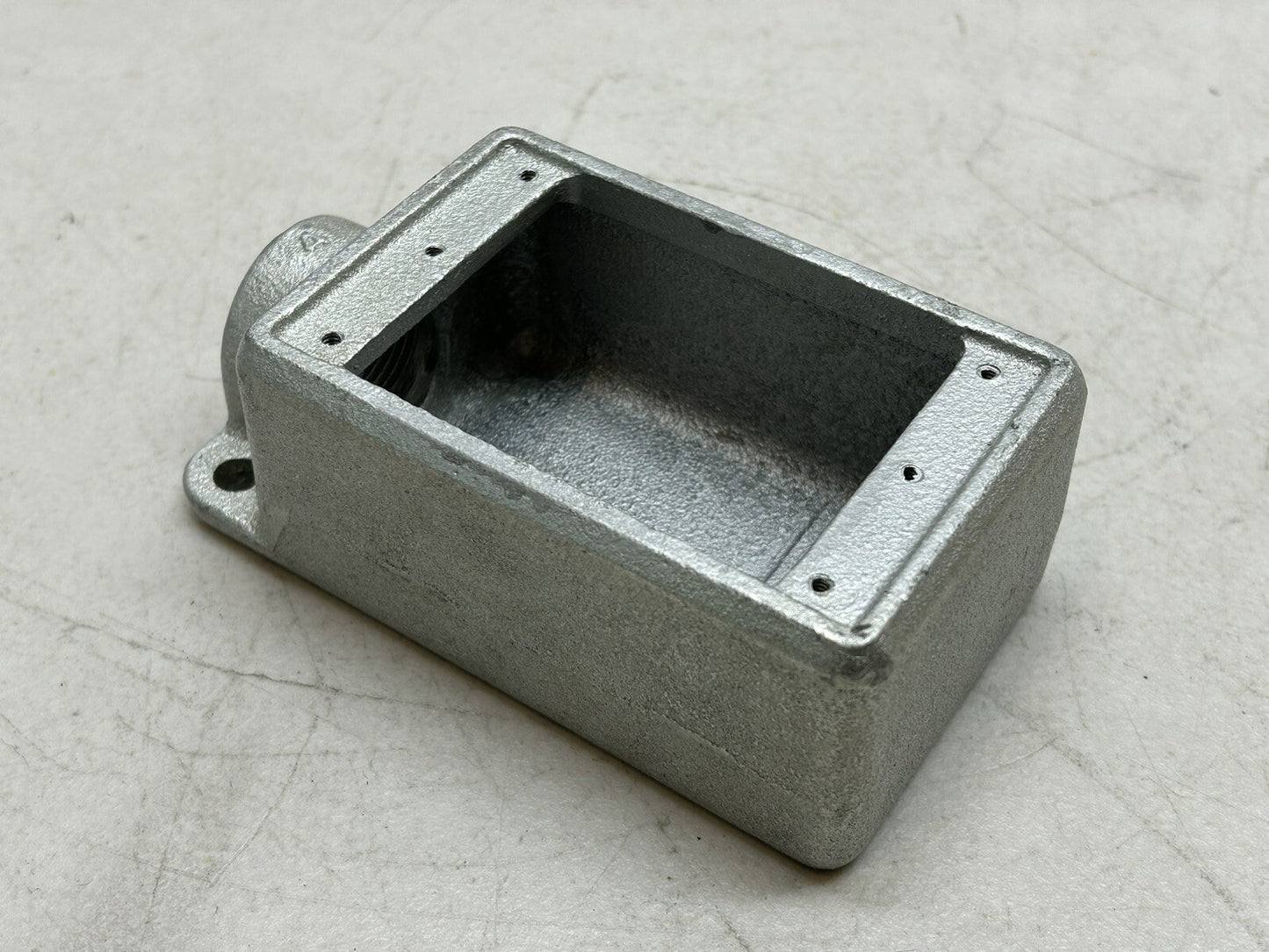 CROUSE-HINDS 1/2 FS1 3/4 FS2 CONDUIT OUTLET / NEW