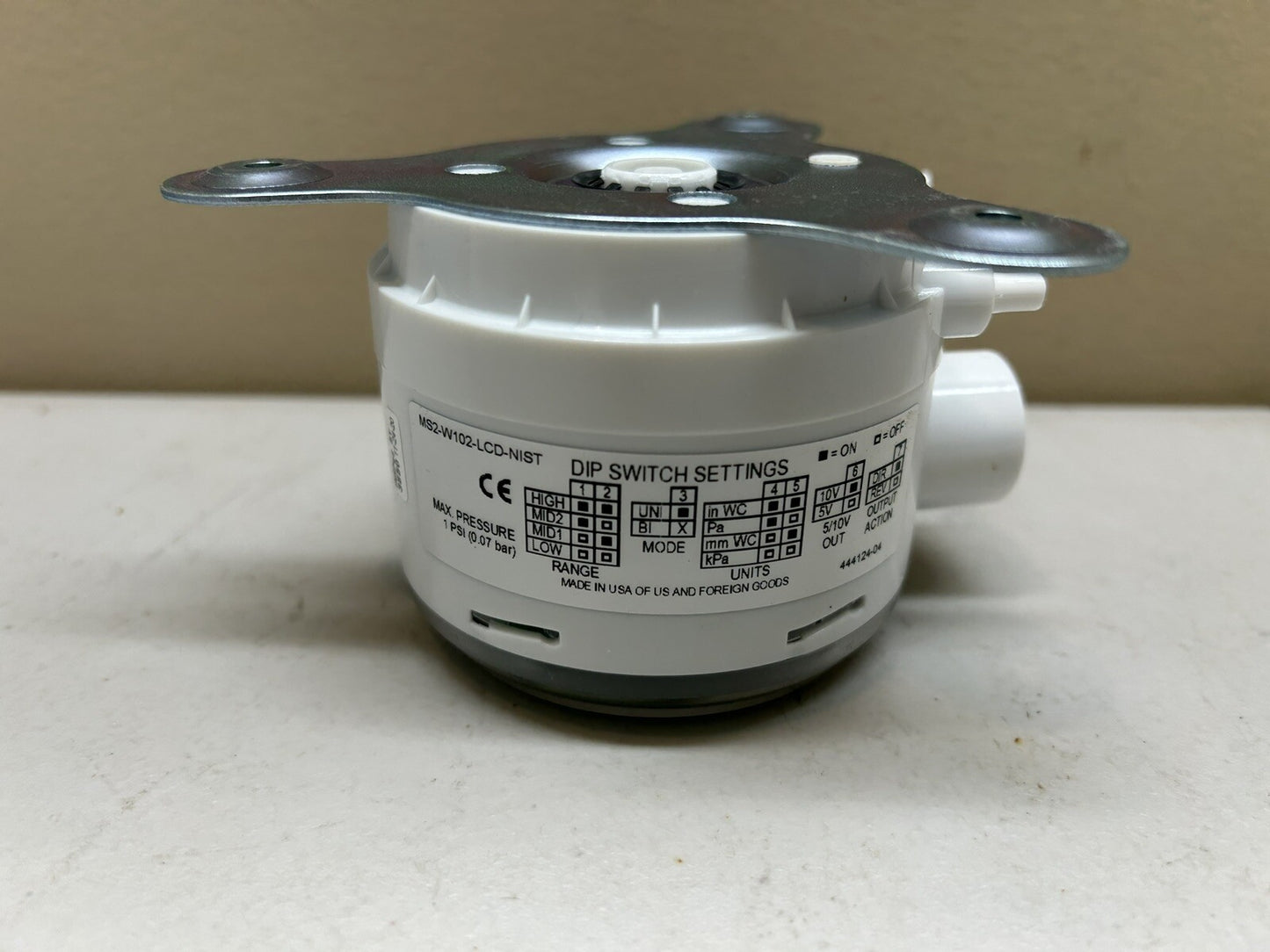 DWYER MS2-W102-LCD-NIST / MAGNESENSE II DIFFERENTIAL PRESSURE TRANSMITTER / NEW