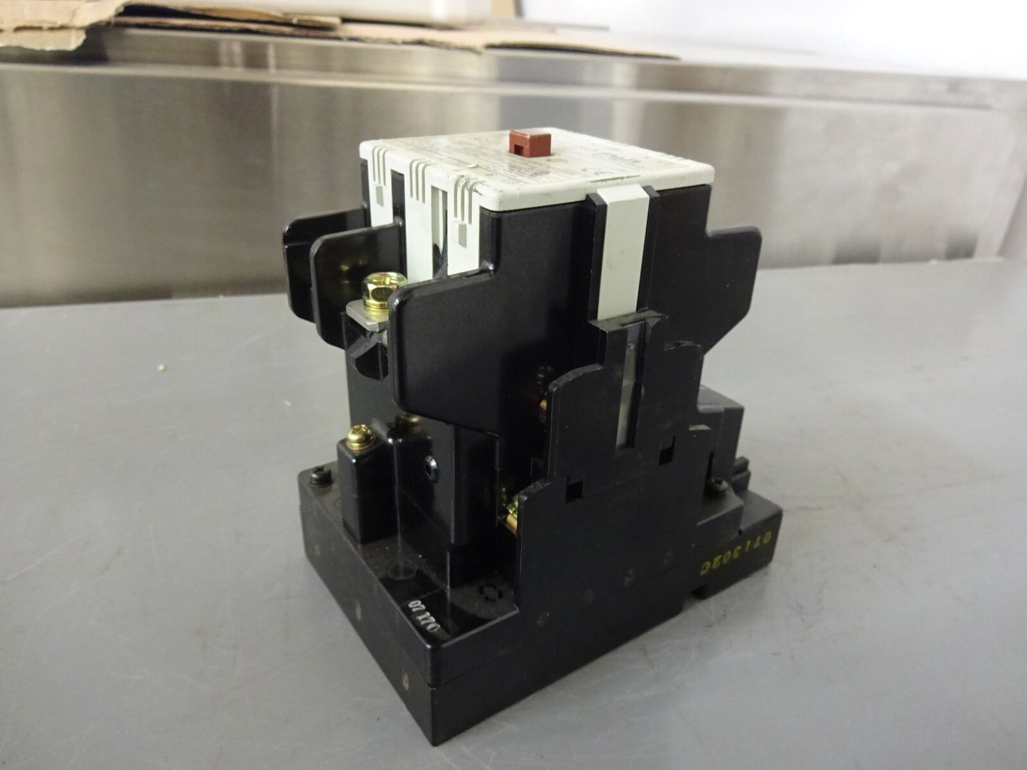 FUJI 2NC2F0#22SE / TYPE SC-2SN/SEUD / MAGNETIC CONTACTOR 3 POLE 600V STARTER 70A