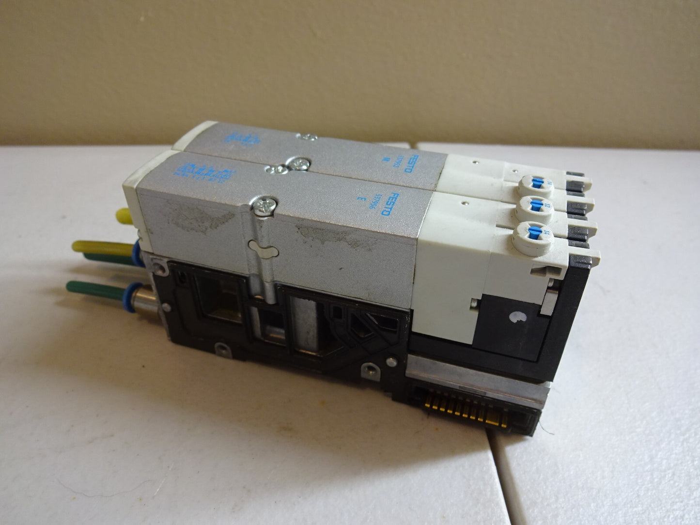 FESTO VMPA2-FB-EMS-4 / WITH 537952 M / 537956 E AND 538000 SUB BASE MANIFOLD