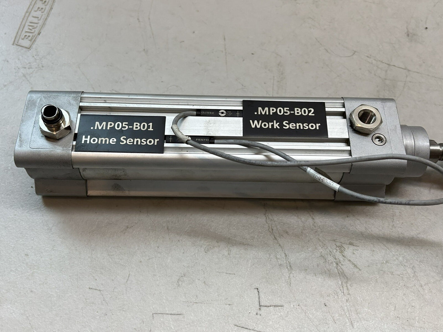 FESTO DSBC-40-125-PPVA-N3 / 1376661 PISTON ROD PNEUMATIC CYLINDER W/ SENSORS