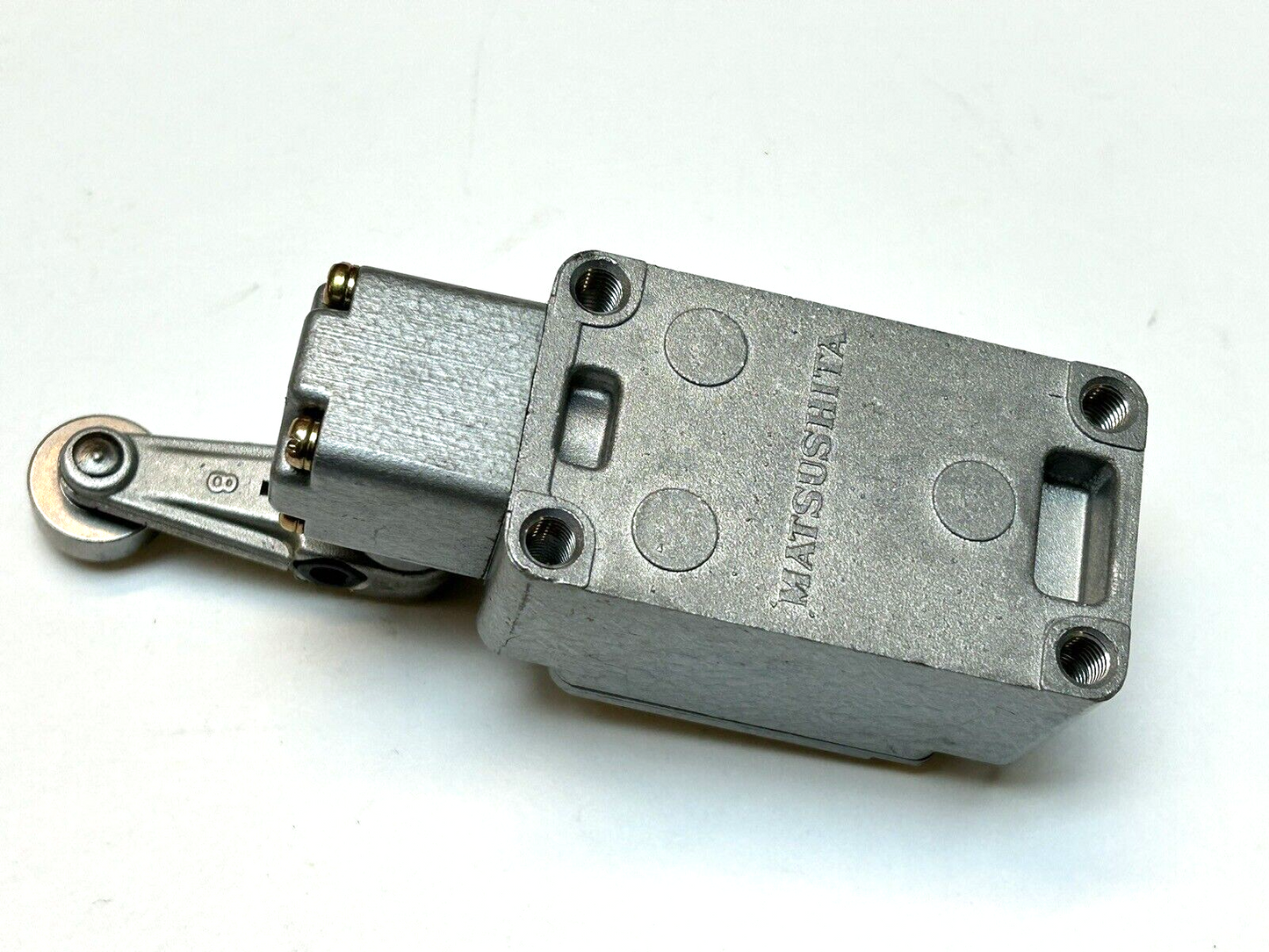MATSUSHITA AZ5104 / LIMIT SWITCH 10A 125V 6A 250V WITH ROLLER ARM / NEW NO BOX