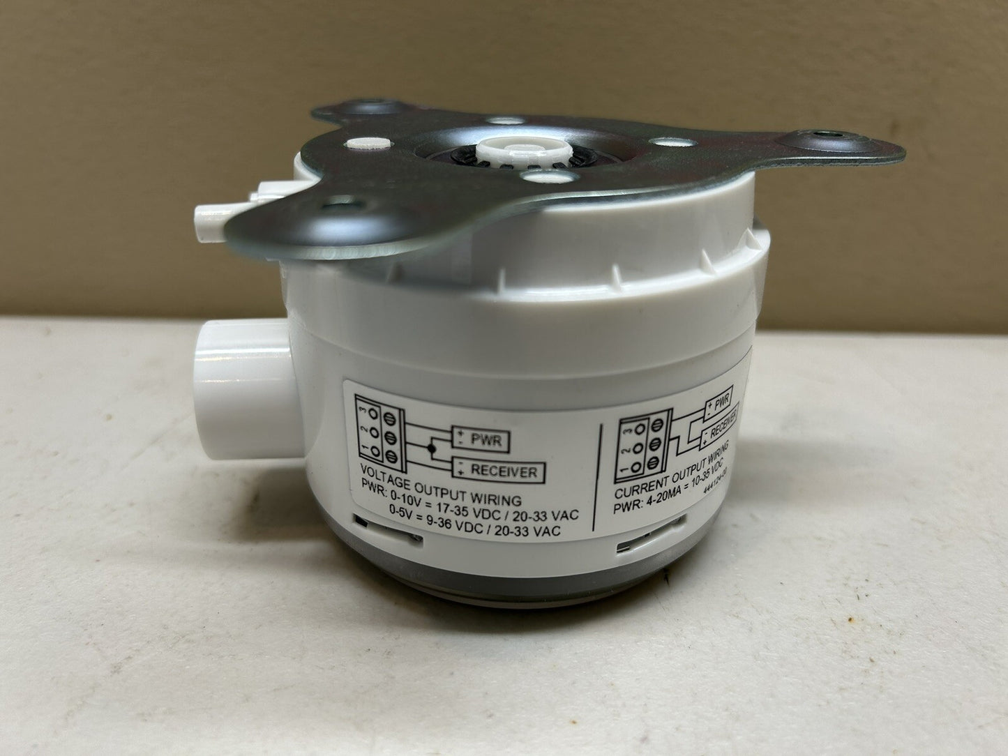 DWYER MS2-W102-LCD-NIST / MAGNESENSE II DIFFERENTIAL PRESSURE TRANSMITTER / NEW