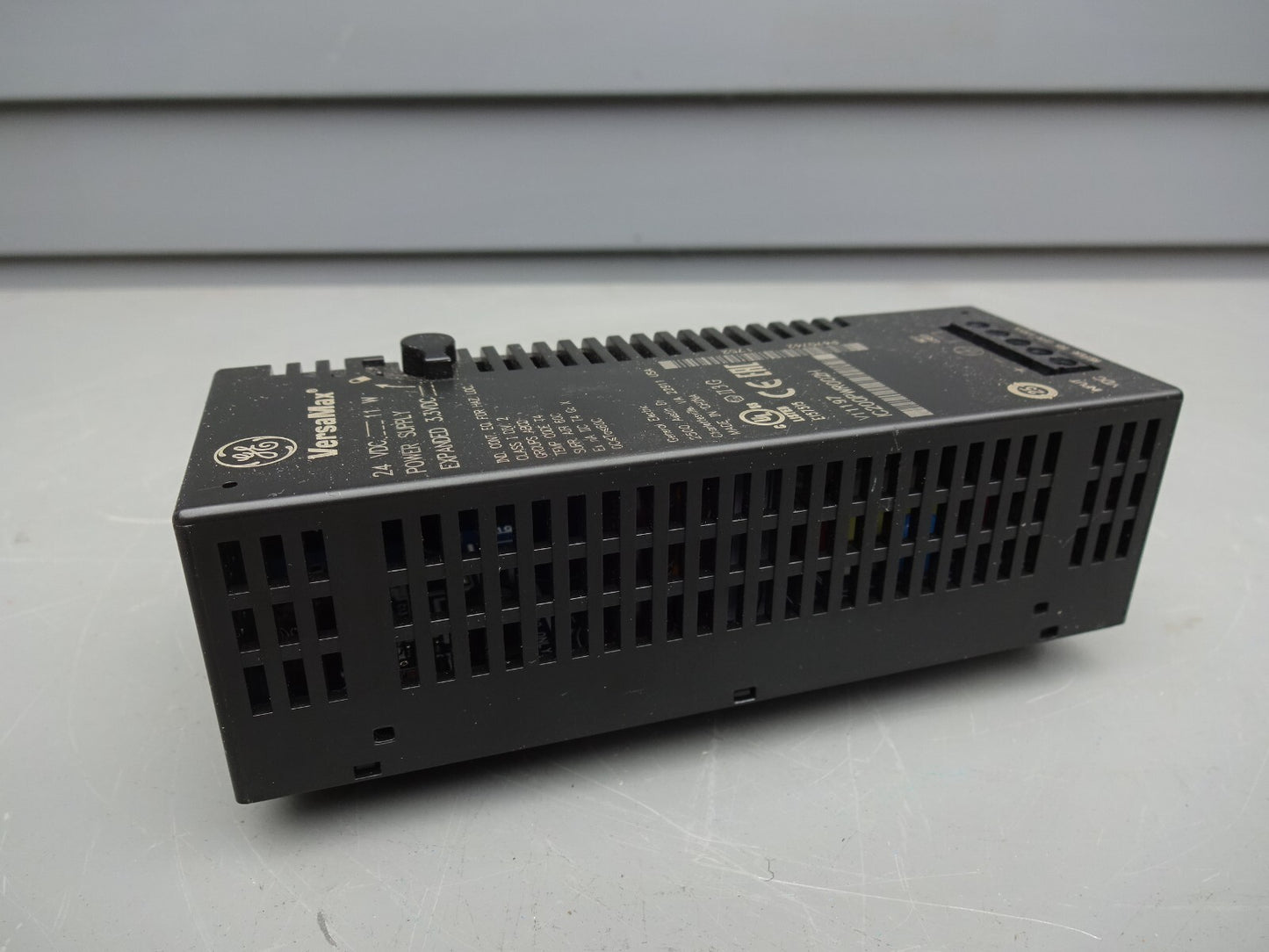 GE FANUC IC200PWR002H / IC200PWR002 POWER SUPPLY 24VDC EXP 3.3VDC