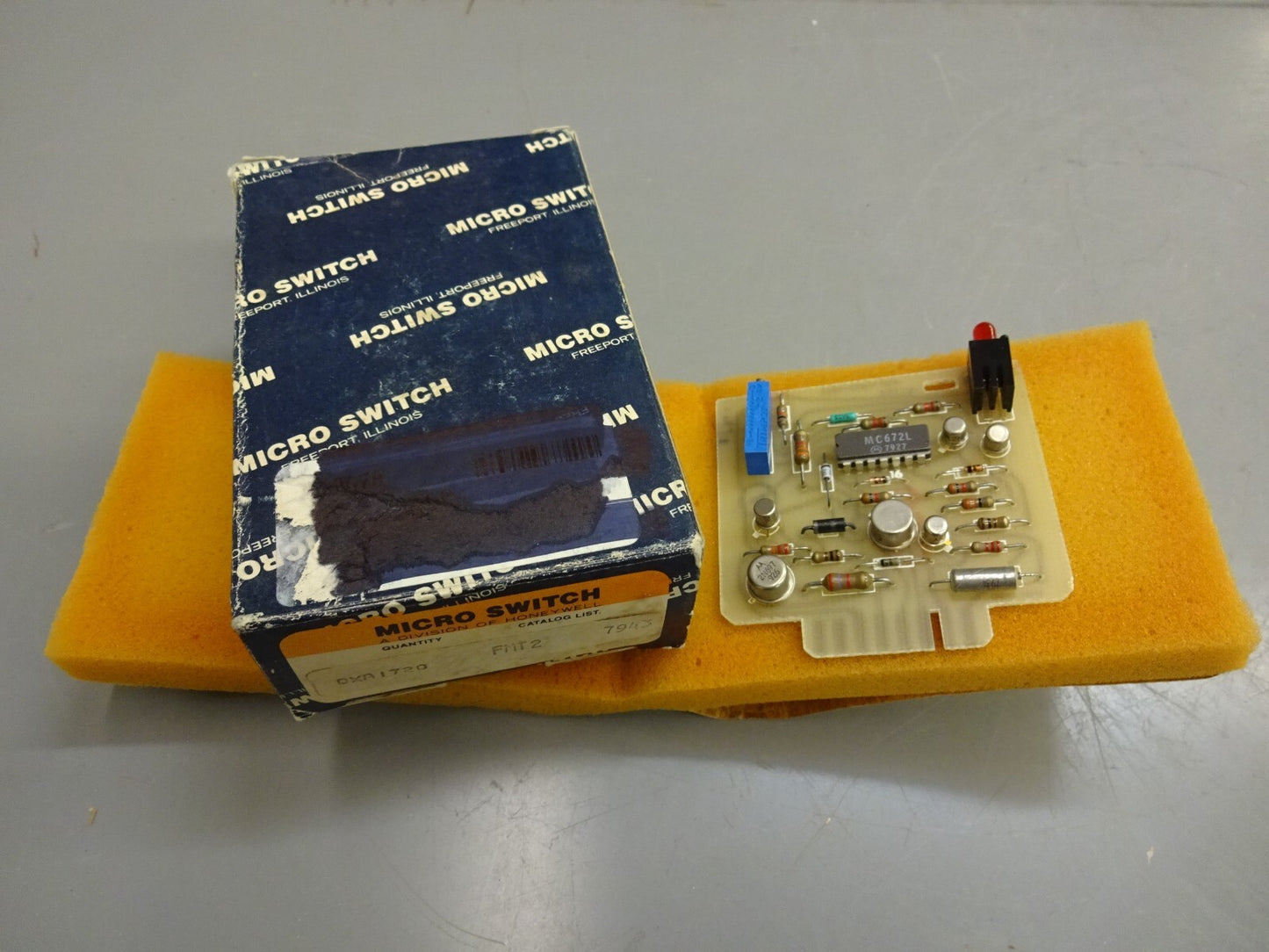 MICRO SWITCH FMT2 / FMT-2 / DXR1720 7943 / NEW