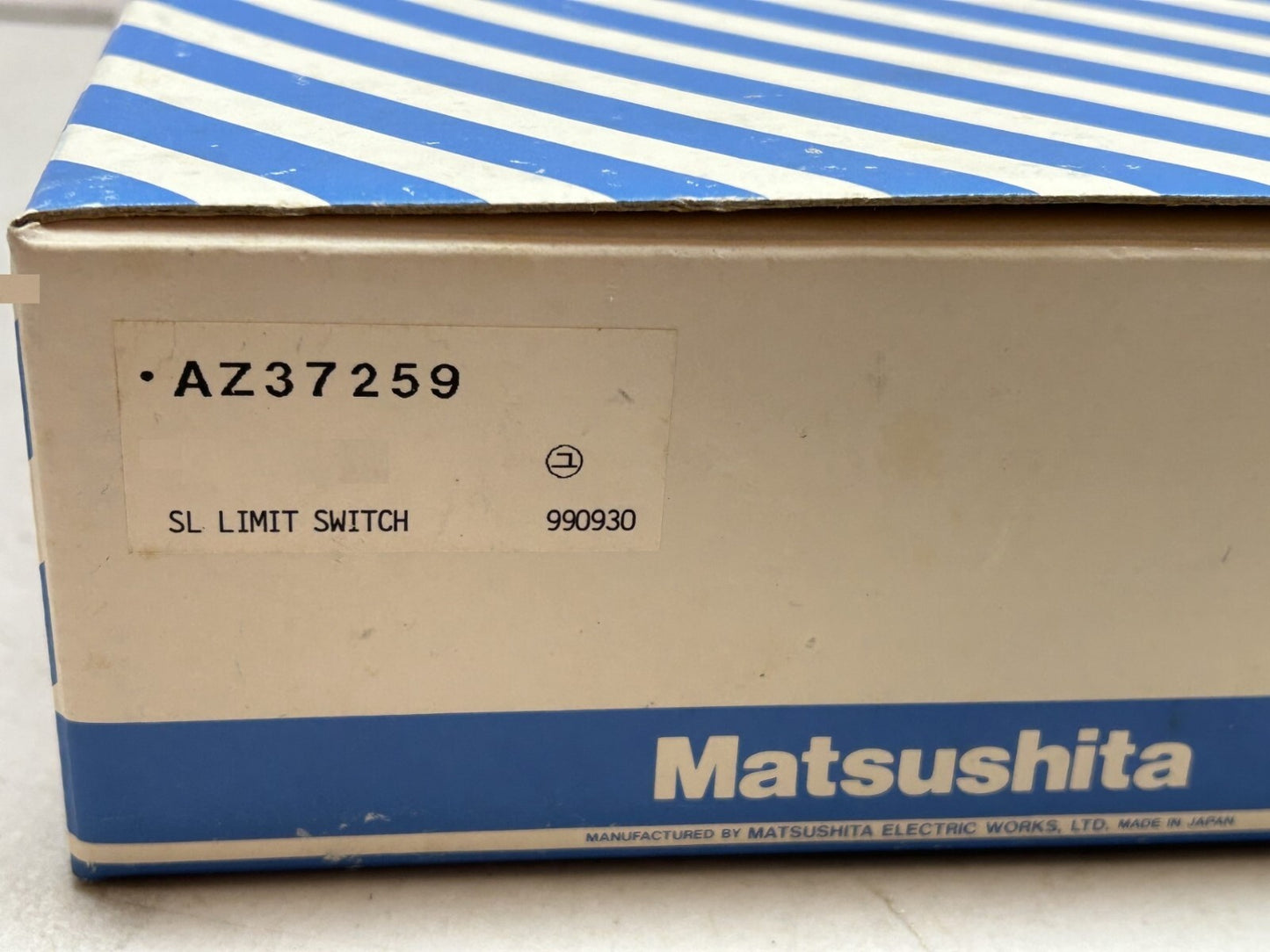 MATSUSHITA AZ37259 / SL LIMIT SWITCH 4A 250VAC / NEW