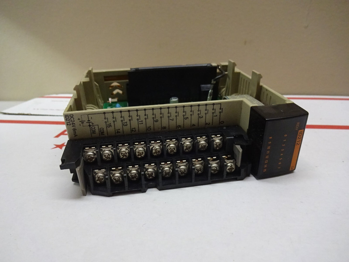 OMRON CQM1-ID212 / ID212 INPUT UNIT MODULE PLC / 24VDC 5MA 16 POINT