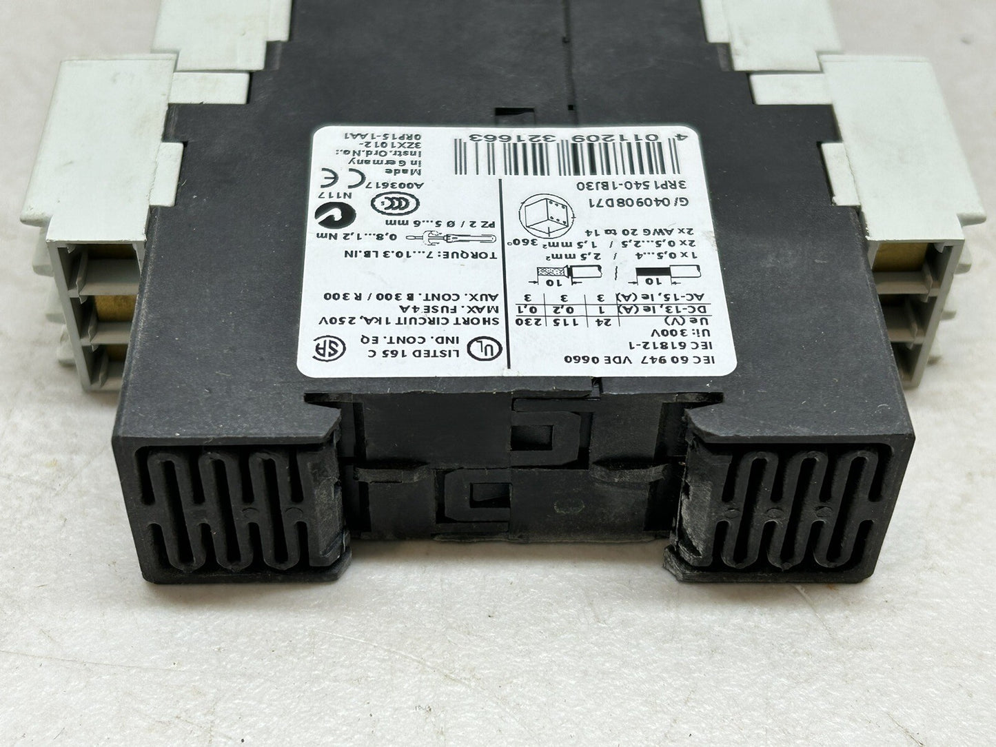 SIEMENS 3RP1540-1BJ30 / 3ZX1012-0RP15-1AA1 SIMIREL TIME RELAY MODULE