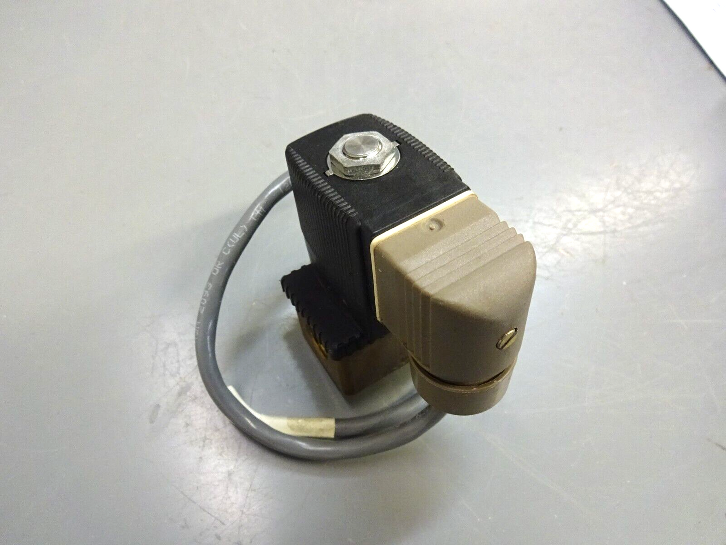 BURKERT 456319A / SOLENOID VALVE 1/4NPT / 24VDC 8 WATT 85 PSI MAX