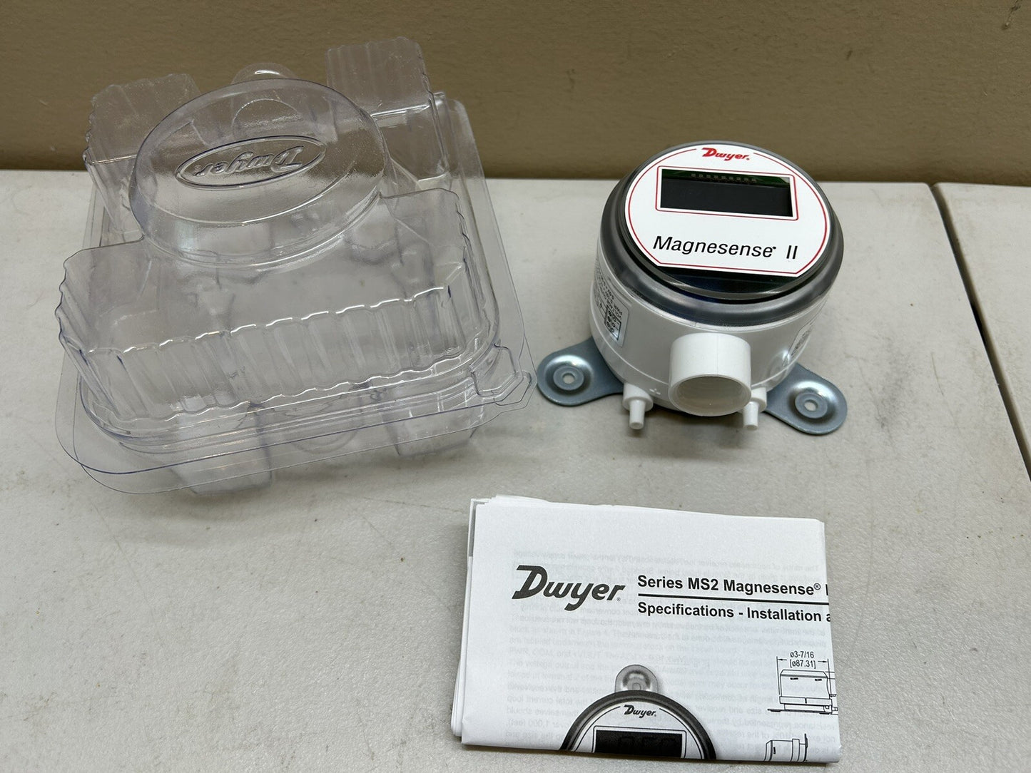 DWYER MS2-W102-LCD-NIST / MAGNESENSE II DIFFERENTIAL PRESSURE TRANSMITTER / NEW