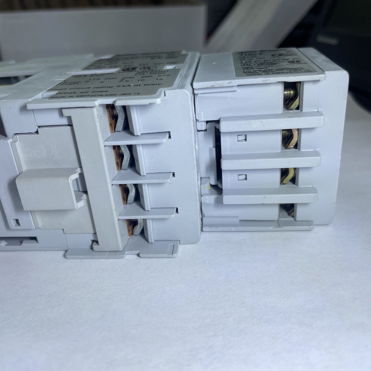ALLEN-BRADLEY COMPLETE DEVICE 100-C23Z*400 SER C ALLEN-BRADLEY 100S-F SER B