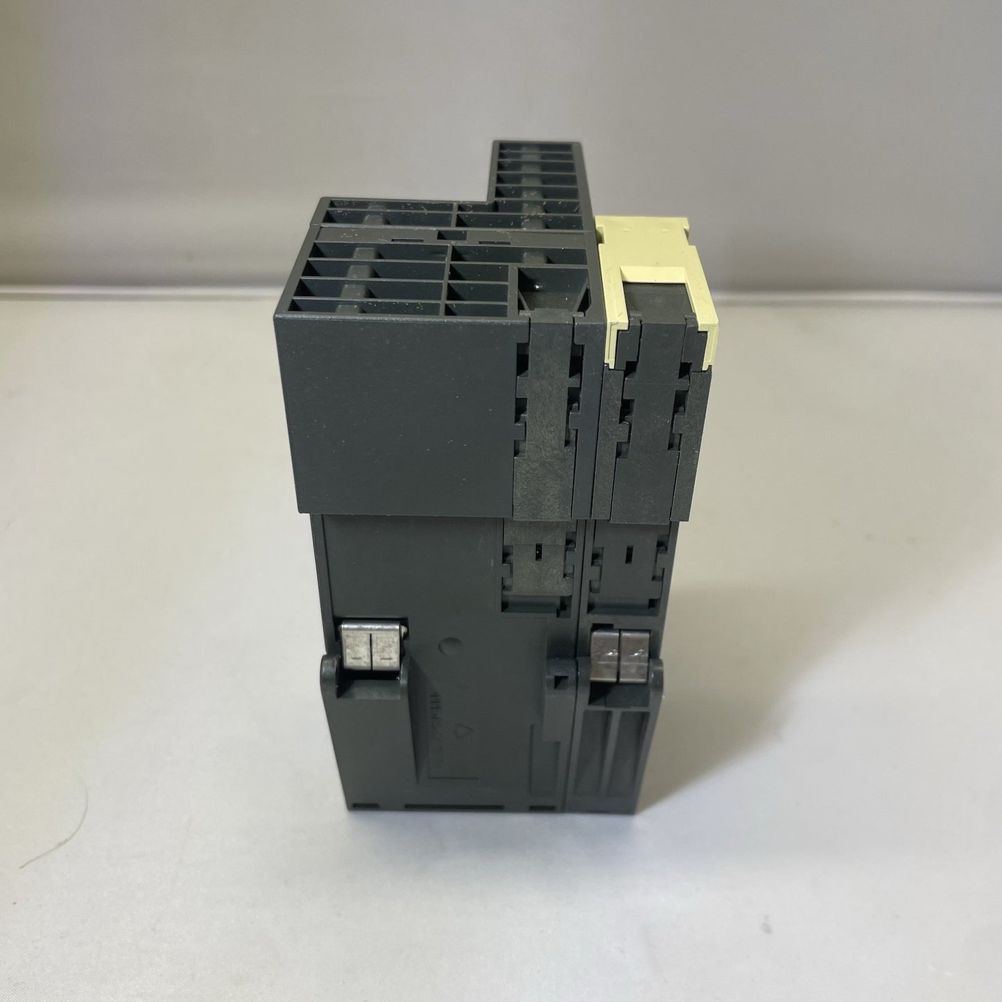 New Siemens 6ES7151-1AA02-0AB0 WITH BASE 6ES7193-4C300-0AA0