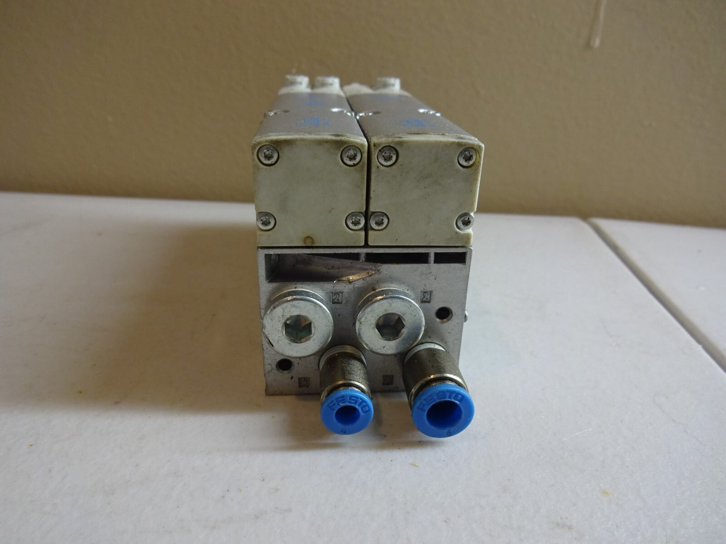 FESTO VMPA2-FB-EMS-4 WITH 537957 K / 537952 M / AND 538000 SUB BASE MANIFOLD