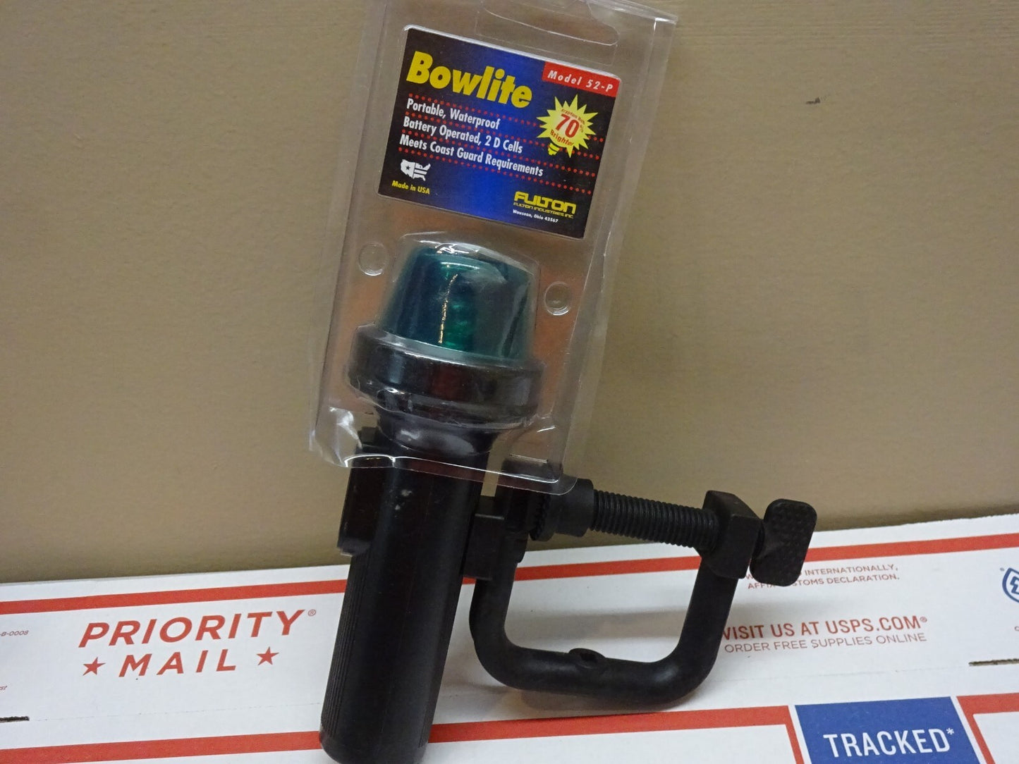 FULTON 52-P / BOWLITE / PORTABLE WATERPROOF BATTERY OPERATED BOAT LIGHT / NEW