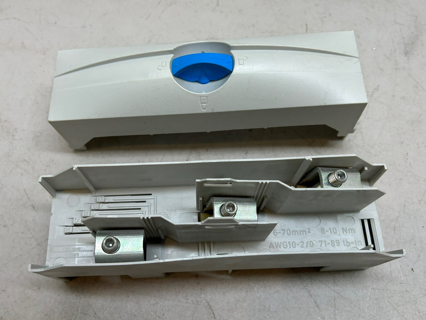 WOHNER 22-0829 CONNECTOR TERMINAL 3 POLE / 6-70MM2 AWG10-2/0 / 71-89 LB IN