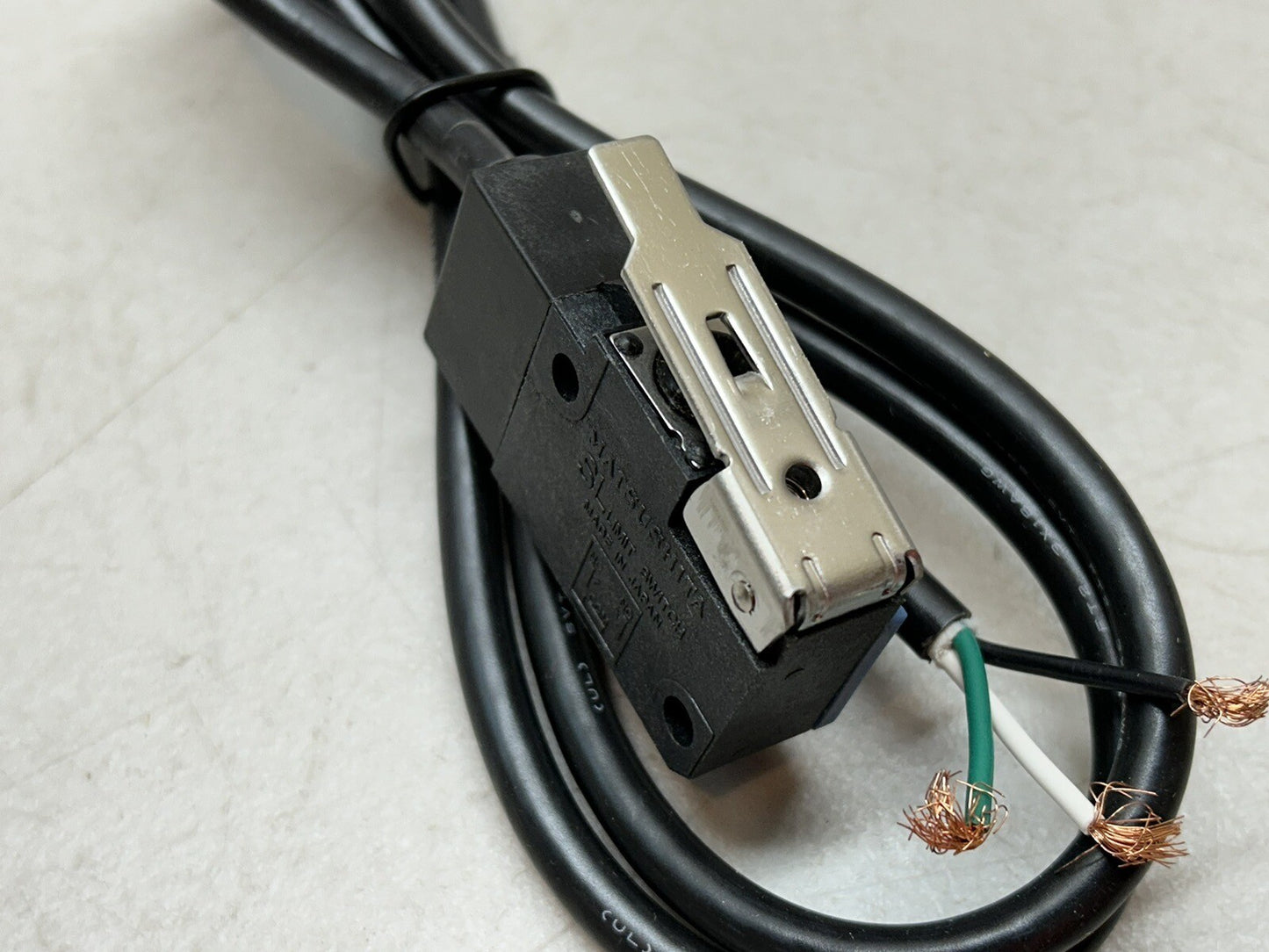 MATSUSHITA AZ37259 / SL LIMIT SWITCH 4A 250VAC / NEW