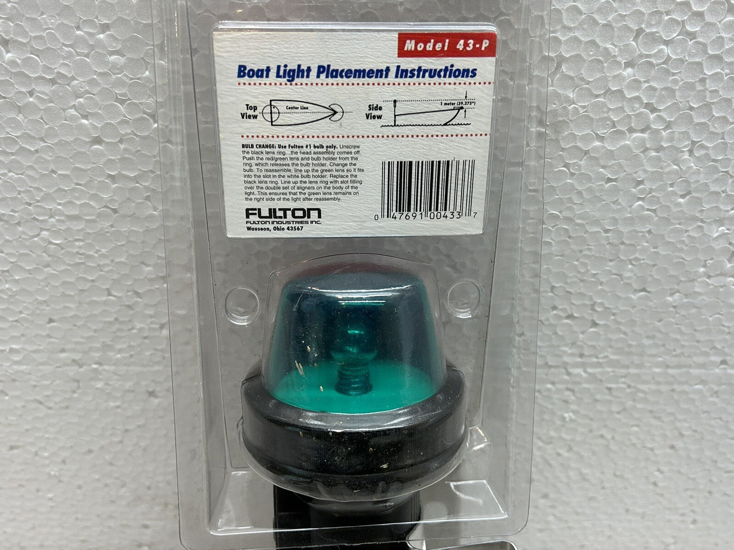 FULTON 43-P / BOWLITE / PORTABLE WATERPROOF BATTERY OPERATED BOAT LIGHT / NEW