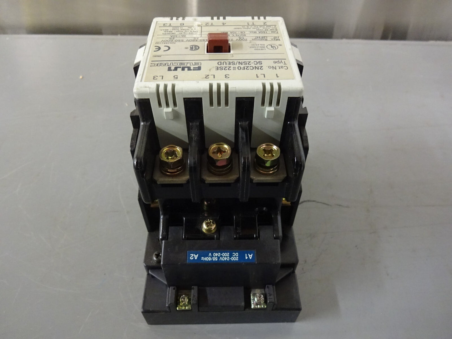 FUJI 2NC2F0#22SE / TYPE SC-2SN/SEUD / MAGNETIC CONTACTOR 3 POLE 600V STARTER 70A