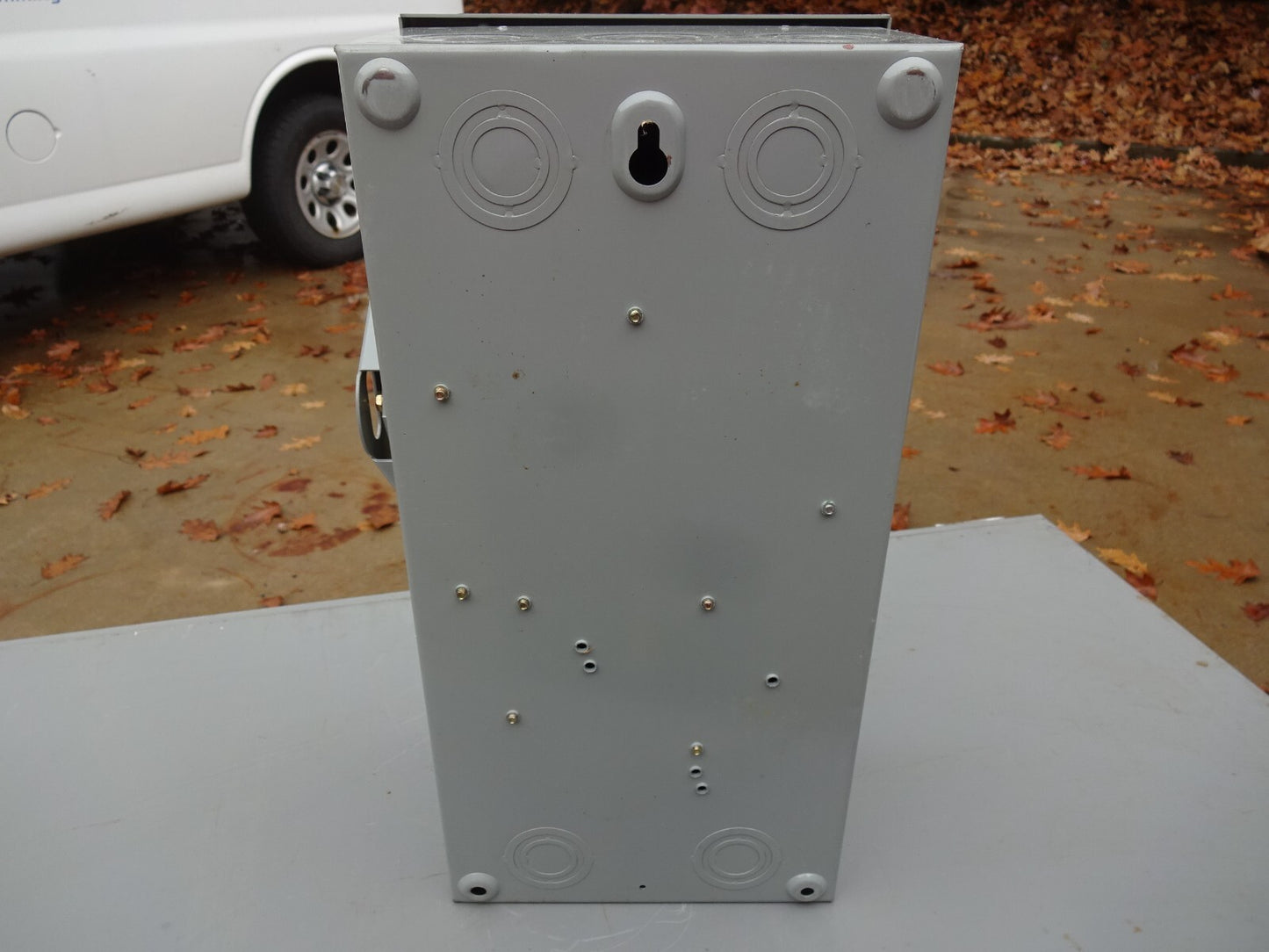 EATON DH221NGK / 30 AMP FUSIBLE SAFETY SWITCH W/ NEUTRAL 240 VAC 2 POLE / NEW