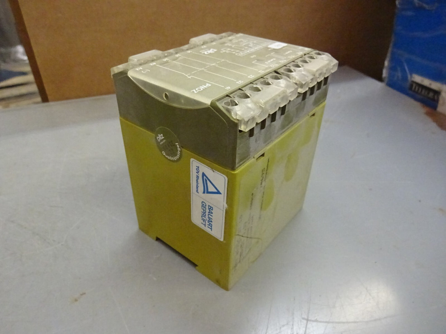 PILZ PNOZ 17753 / 474695 / 24VDC 3S 5W SAFETY RELAY